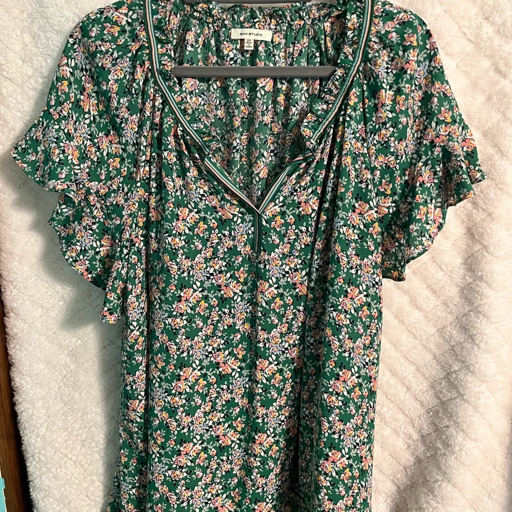 Max Studio Green Floral Blouse